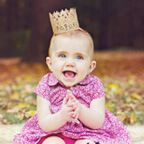 picture of young girl with a crown on her head