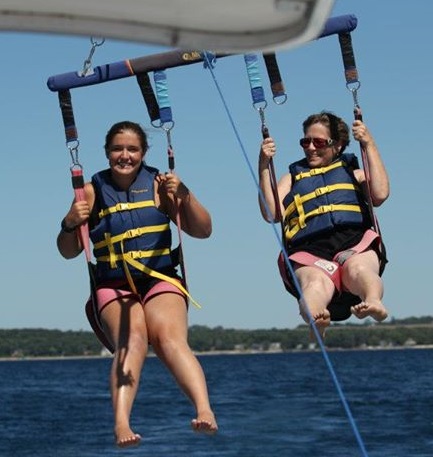 Jessica and her mom parasailing